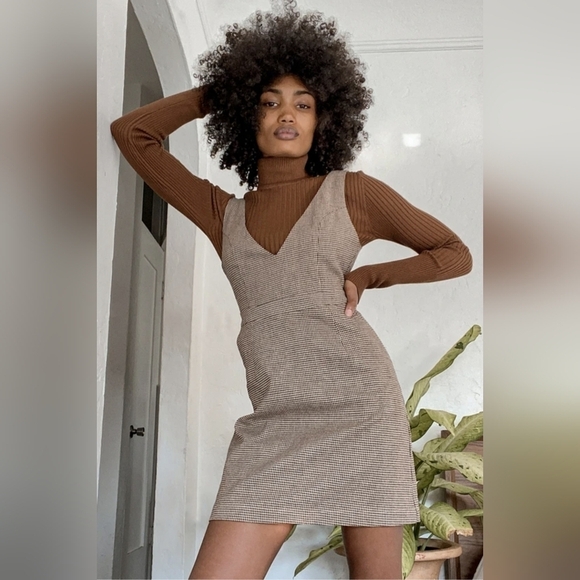 Lulus Here With You Pinafore Houndstooth Plaid V-Neck Sheath Mini Dress - Picture 4 of 13